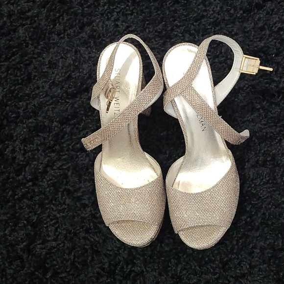 Stuart Weitzman - Picture 1 of 4